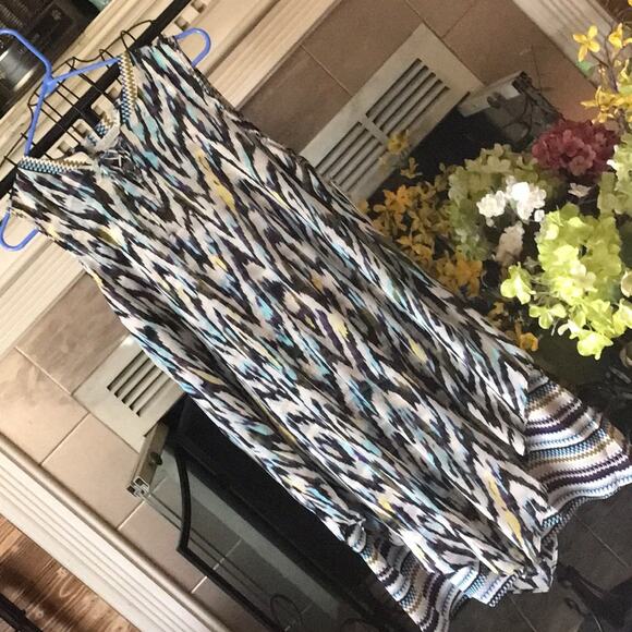 NWT Dana Buchman Sz M Asymmetrical Aztec print Sleeveless tie front shift dress - Picture 2 of 8